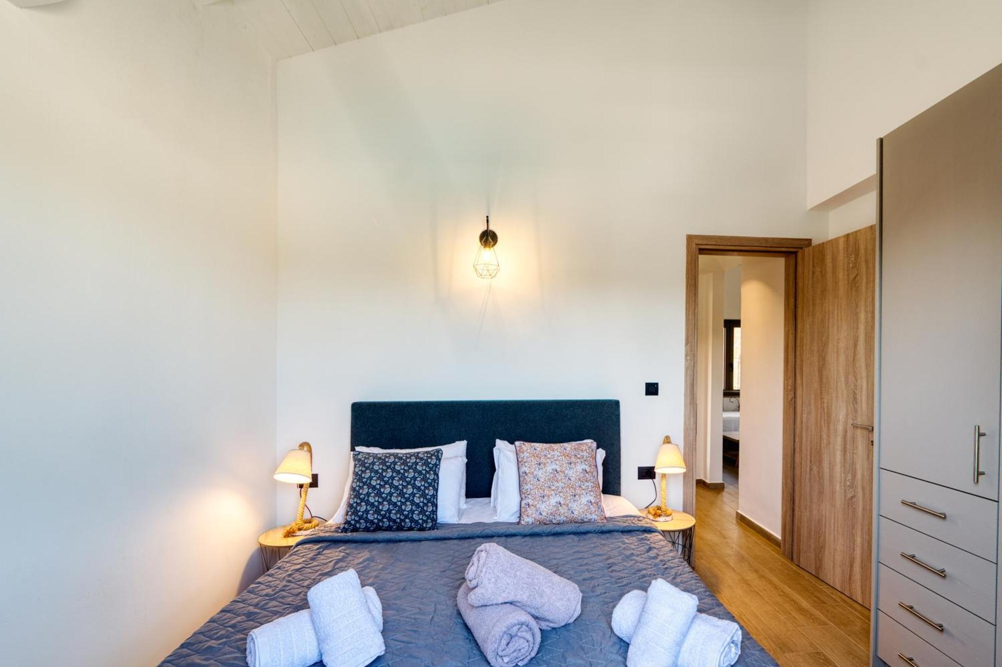 Astarte Villas - Astra Private Villas With Pool Василікос Екстер'єр фото