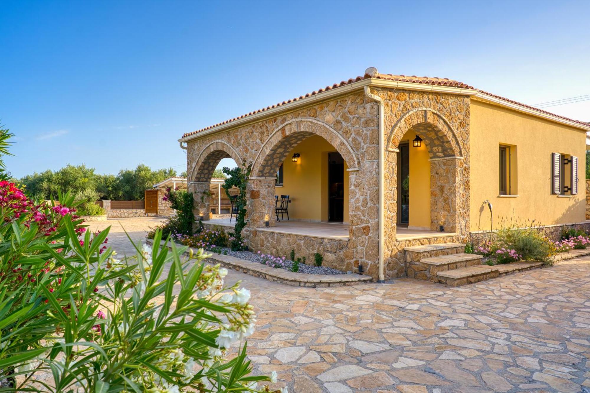 Astarte Villas - Astra Private Villas With Pool Василікос Екстер'єр фото